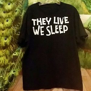 Men's THEY LIVE WE SLEEP t-shirt size large